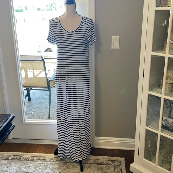 EUC striped maxi dress - Picture 1 of 7